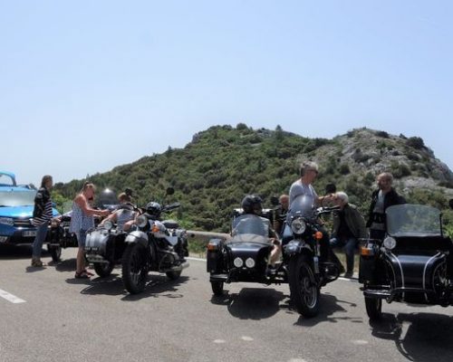 side-cars à l'arrêt