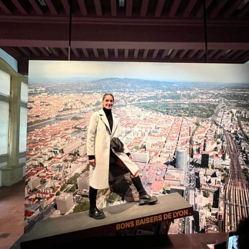 Melanie au dessus de Lyon