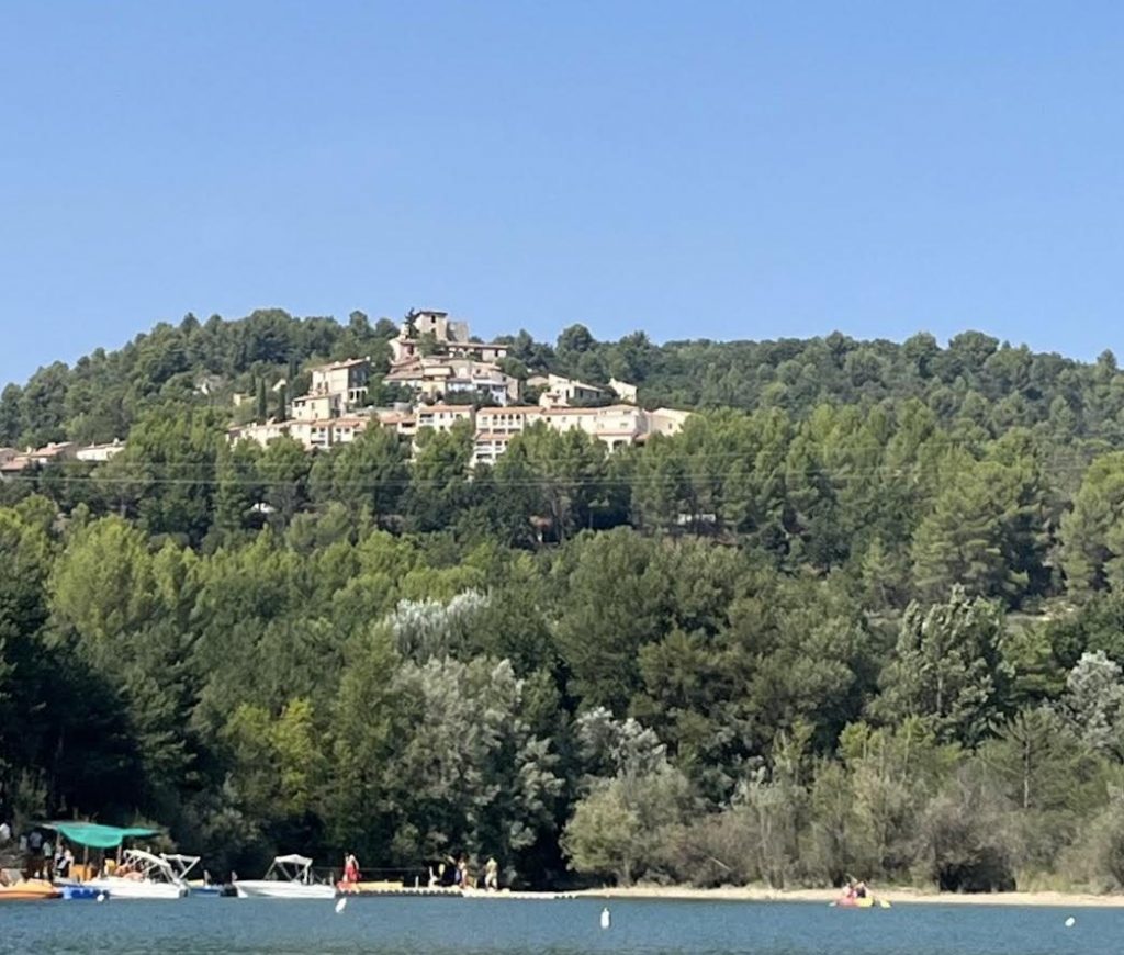 Village perché en hauteur