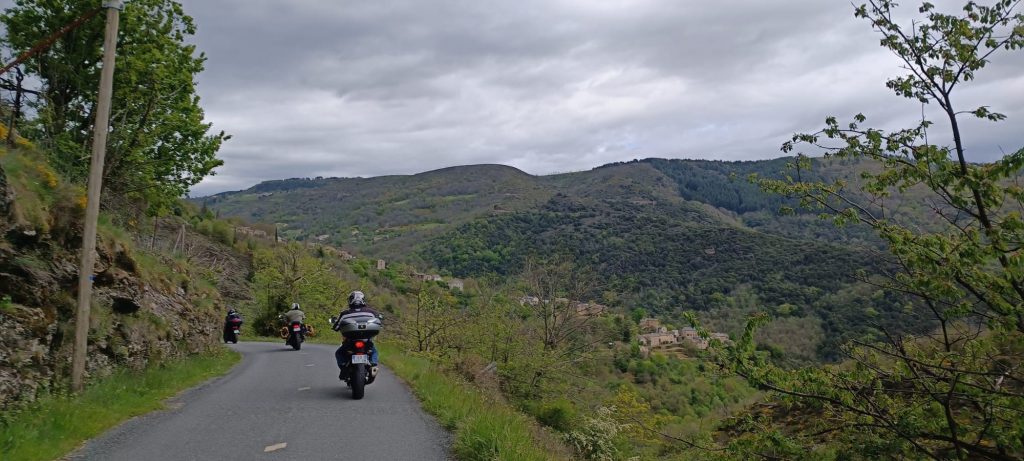 Les motos dans les Cévennes