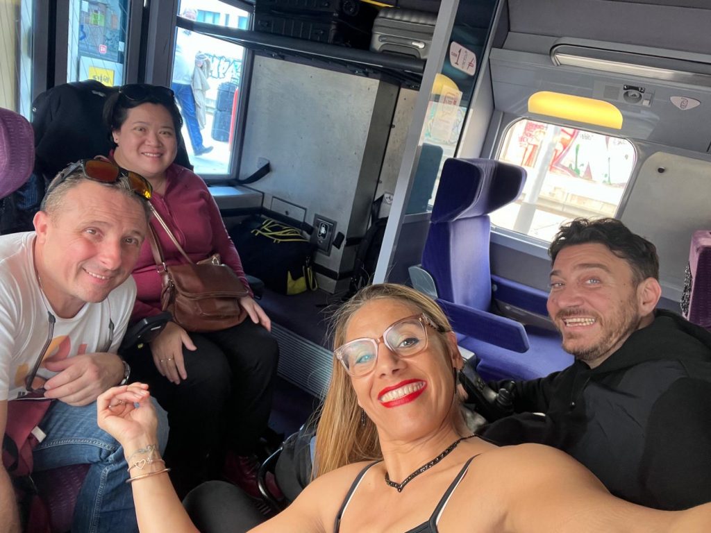 Groupe Saphir 13 dans le train