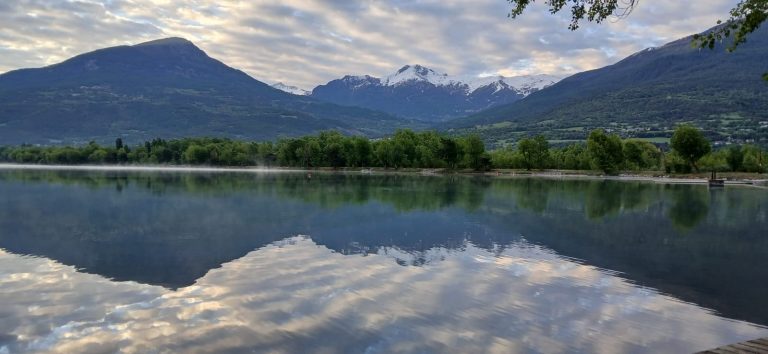 Vue sur le lac de Serre-Ponçon