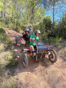 David pilotant un swincar