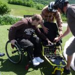Installation handi et valide pour un duo en parapente