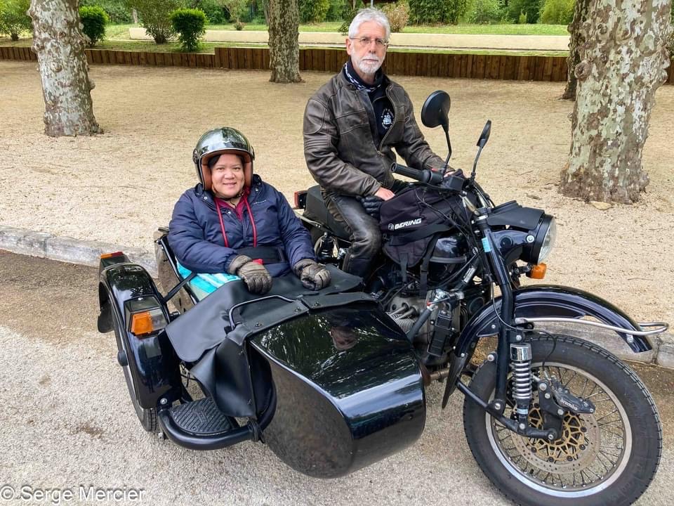 Personnes en side-car