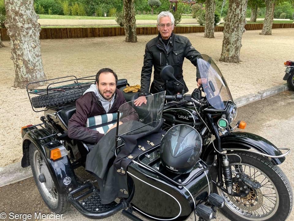 Personnes en side-car