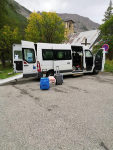 Le camion d'assistance du weekend side-car