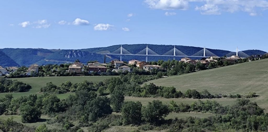 Au loin le viaduc