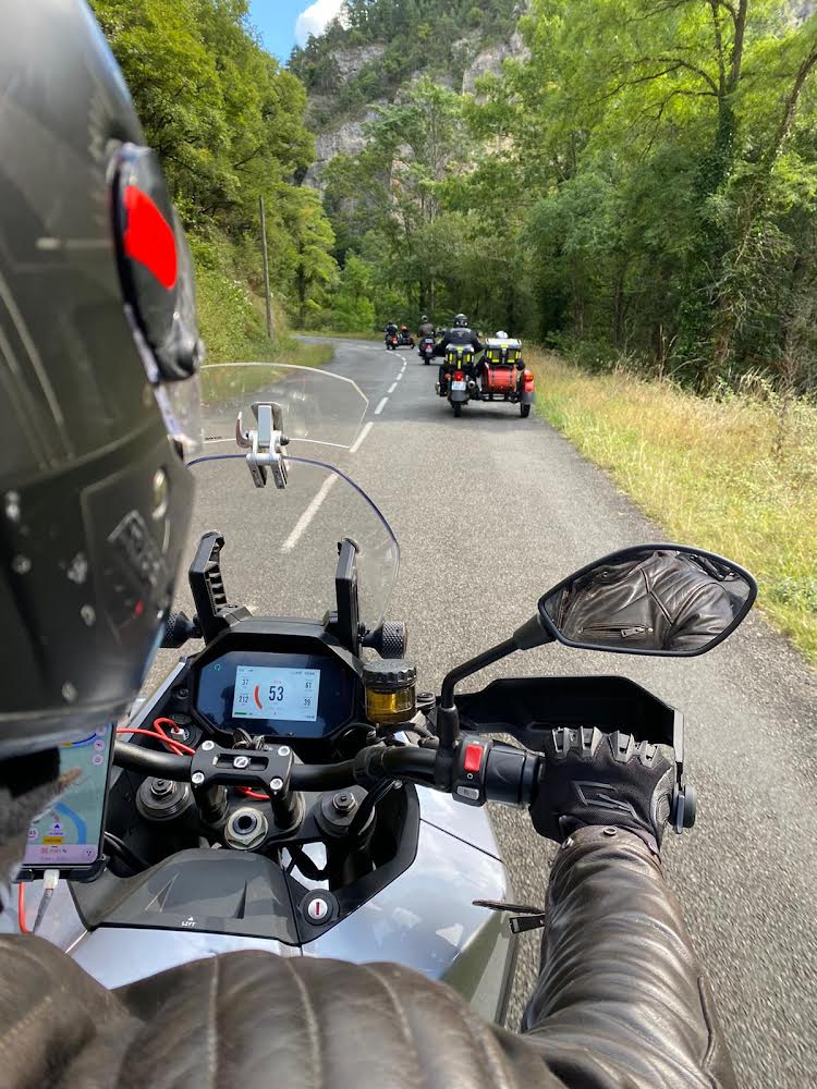 Les side cars se suivants