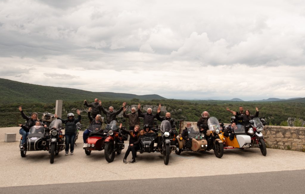 Le groupe de motards fait une pause