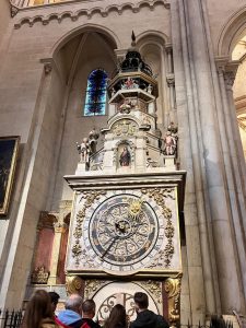 Horloge à l'int de la Cathedrale