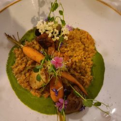 Assiette repas au resto